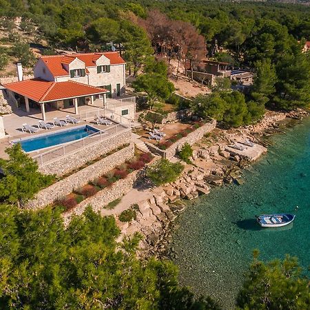 Luxury Villa Kate - In Lucice Bay With Turquoise Sea, Amazing Seaviews, And Heated Pool Милна Экстерьер фото