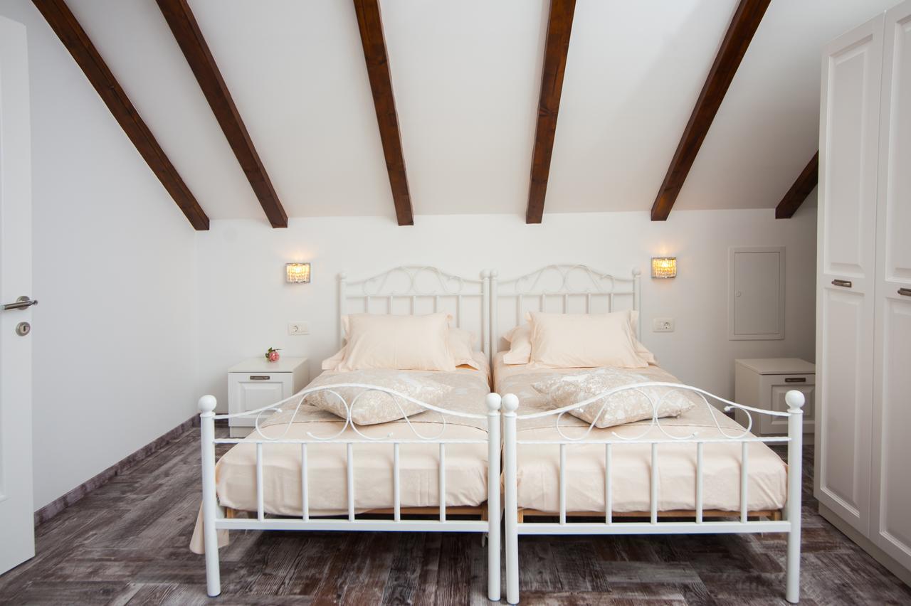 Luxury Villa Kate - In Lucice Bay With Turquoise Sea, Amazing Seaviews, And Heated Pool Милна Экстерьер фото