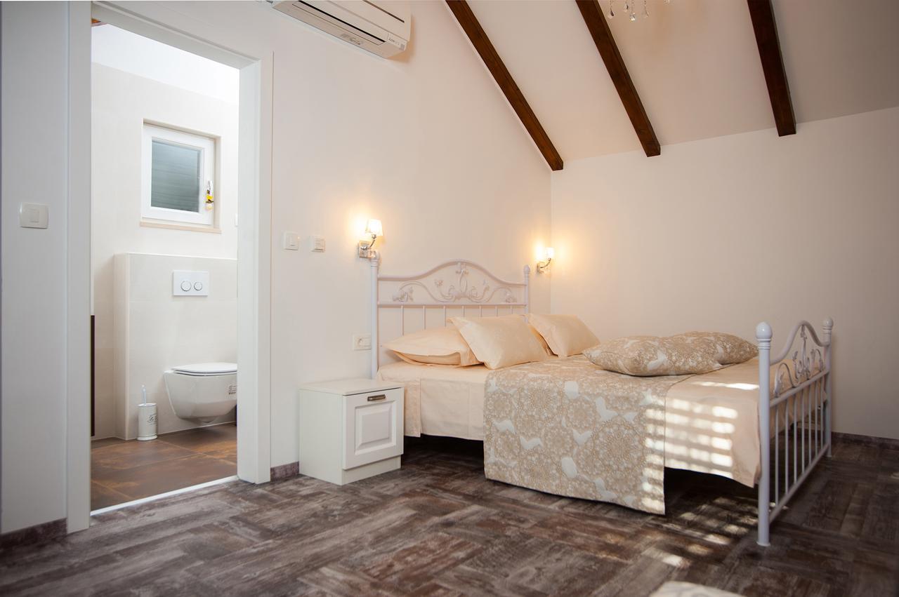 Luxury Villa Kate - In Lucice Bay With Turquoise Sea, Amazing Seaviews, And Heated Pool Милна Экстерьер фото
