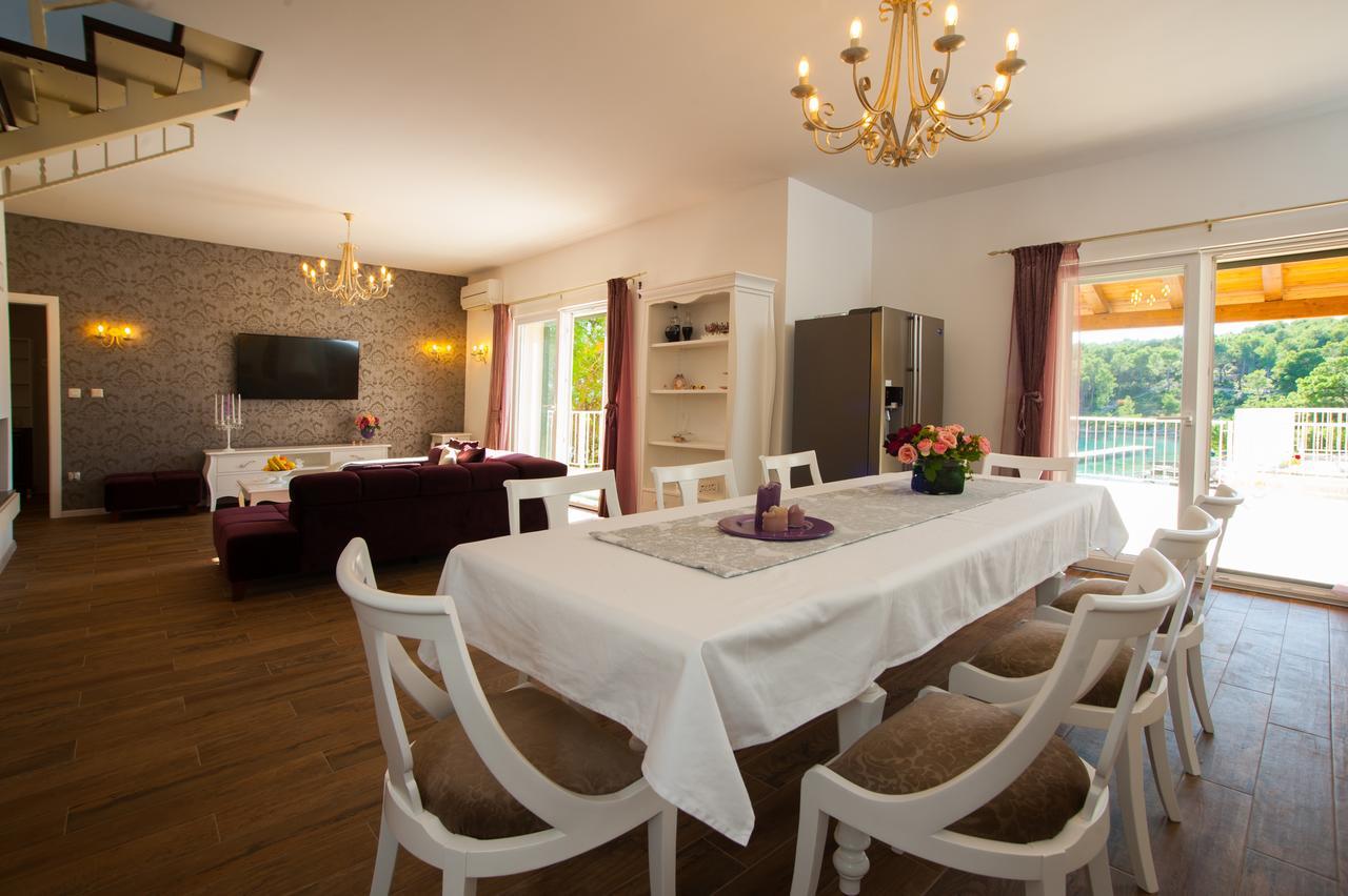 Luxury Villa Kate - In Lucice Bay With Turquoise Sea, Amazing Seaviews, And Heated Pool Милна Экстерьер фото