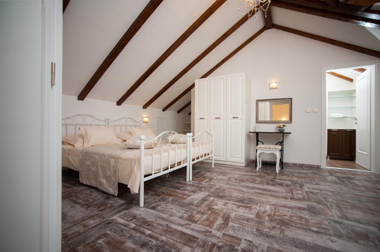 Luxury Villa Kate - In Lucice Bay With Turquoise Sea, Amazing Seaviews, And Heated Pool Милна Экстерьер фото
