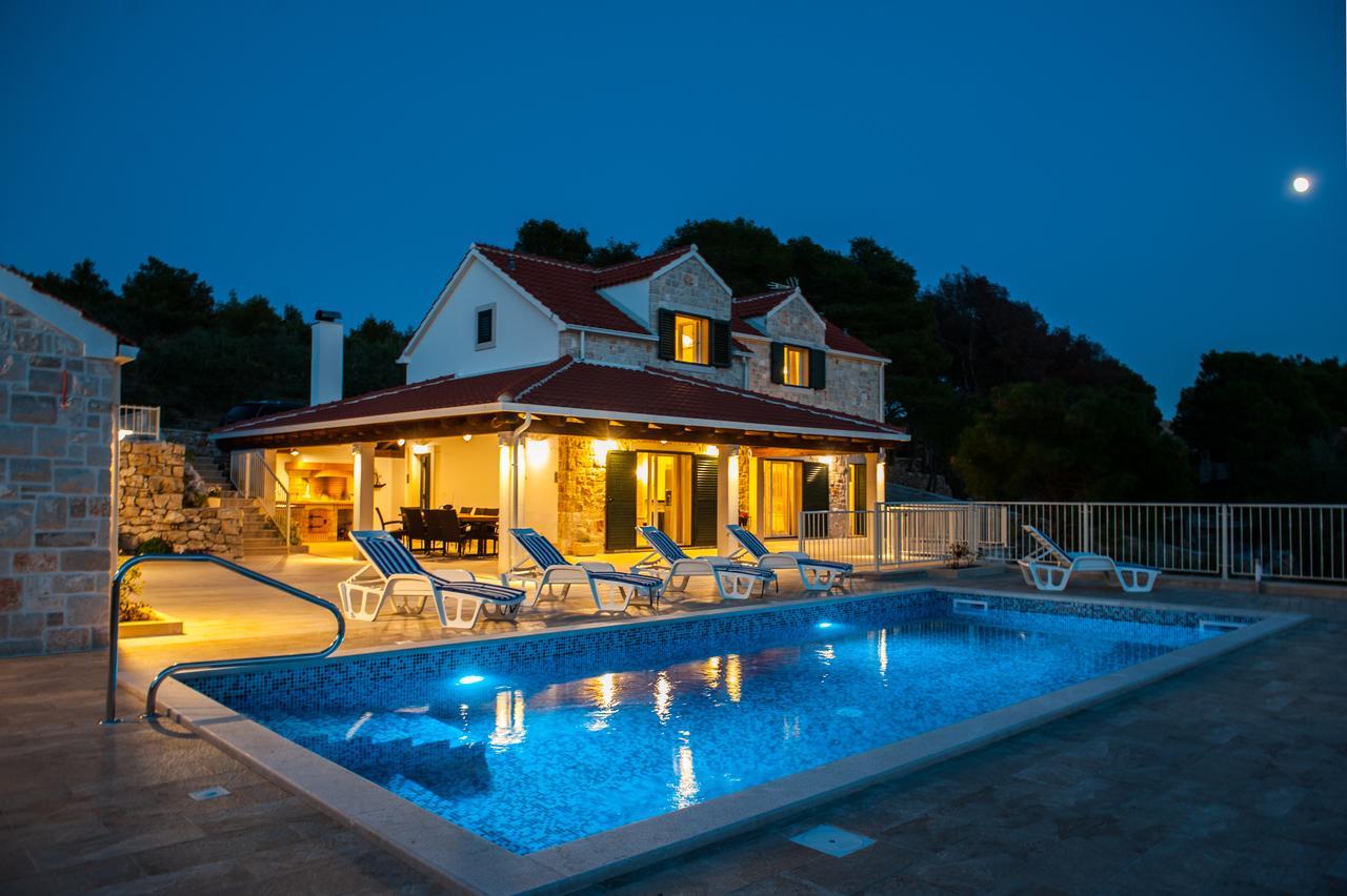 Luxury Villa Kate - In Lucice Bay With Turquoise Sea, Amazing Seaviews, And Heated Pool Милна Экстерьер фото