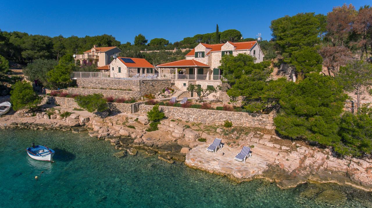 Luxury Villa Kate On Sea With Heated Pool Милна Экстерьер фото