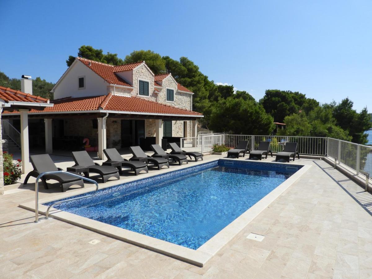 Luxury Villa Kate - In Lucice Bay With Turquoise Sea, Amazing Seaviews, And Heated Pool Милна Экстерьер фото
